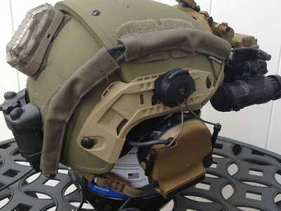 Аксесуари до шоломів і касок