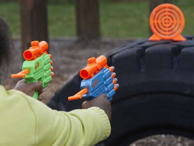 Іграшкова зброя