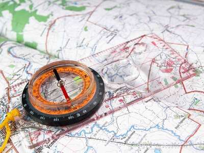 Компас Туристичний