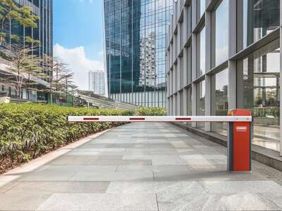 Шлагбауми та аксесуари